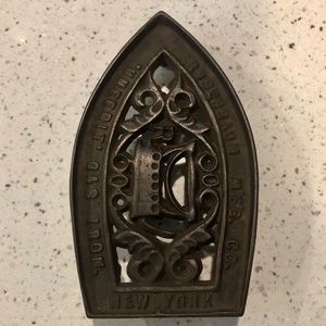 Antique cast iron Iron rest/plate